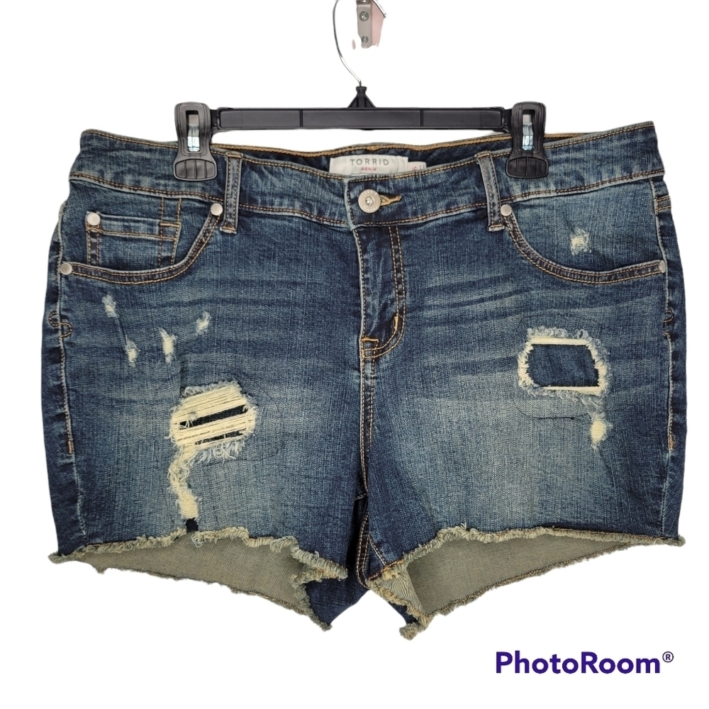 TORRID Skinny Short Short - Picture 2 of 6